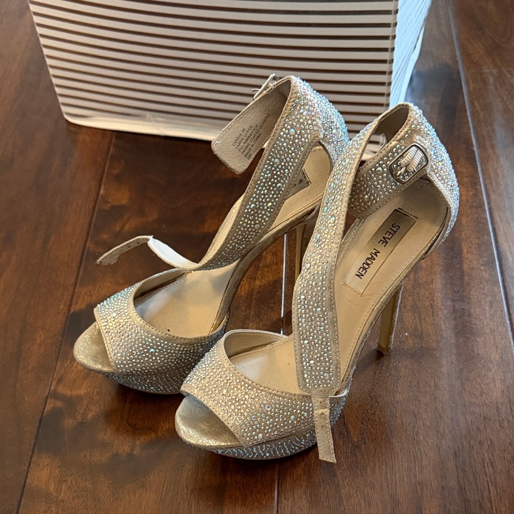 Steve Madden Glittering Silver Heels